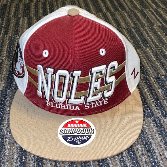 Retro SnapBack - Picture 1 of 4